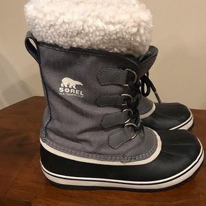 Sorel “Winter Carnival” Boots Pewter/Black Size 7